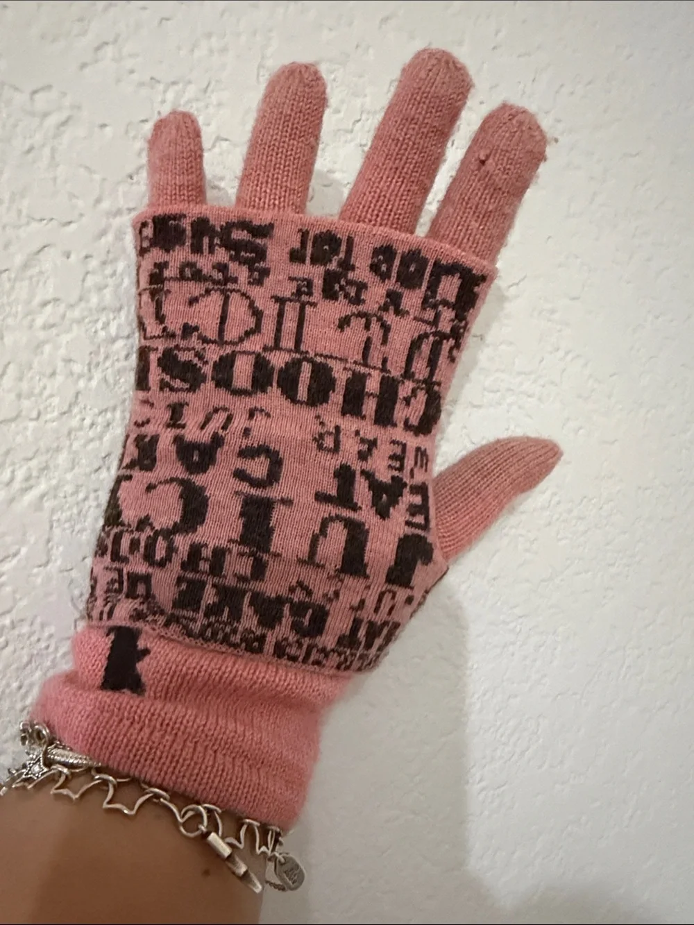 Bird by Juicy Couture Pink Knit Logo Print Gloves
